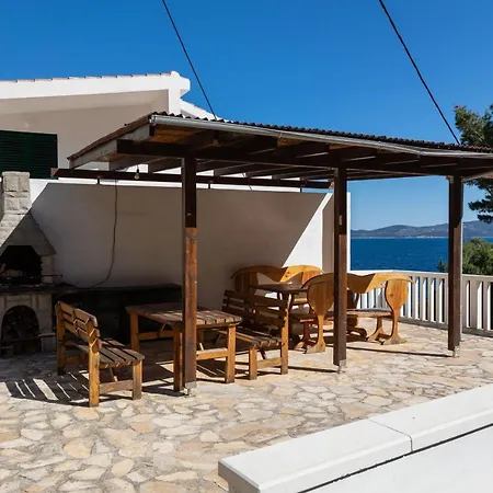 Apartment By The Sea Mimice, Omis - 2736 Mimice